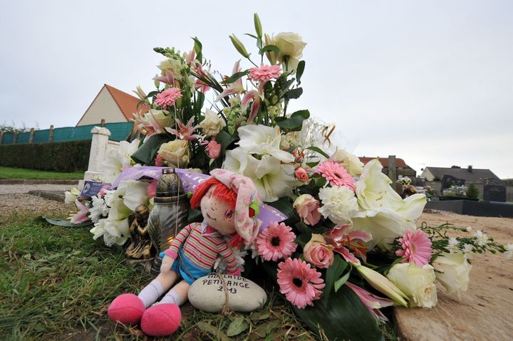 La tombe d'Adélaïde au cimetière de Capécure, à Boulogne-sur-Mer (Pas-de-Calais), le 9 décembre 2013.&nbsp; (MAXPPP)