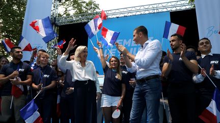 Marine Le Pen et Jordan Bardela lors des esivales du Rassemblent national à Beaucaire, le 16 septembre 2023. (FARINE VAL?RIE / MAXPPP)