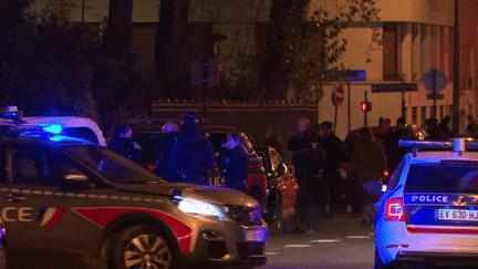 Attaque au couteau à Paris : une victime mortellement poignardée près de la Tour Eiffel (France 2)