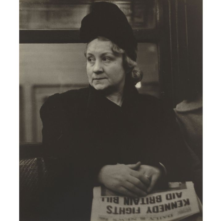 Walker Evans, "Subway Portrait"Janvier 1941, National Gallery of Art, Washington, Gift of Kent and Marcia Minichiello, in Honor of the
	50th Anniversary of the National Gallery of Art
 (Walker Evans Archive, The Metropolitan Museum of Art Photo: © National Gallery of Art, Washington 16.)