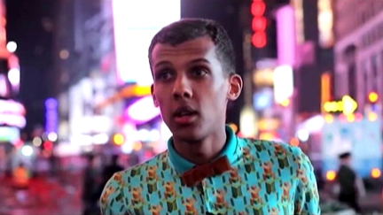 Stromae dans les rues de New York.
 (Pitchfork)