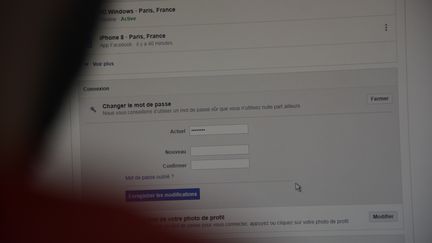 Les mots de passe de centaines de millions d’abonnés étaient stockés sans protection sur les serveurs internes de Facebook. (JEAN-CHRISTOPHE BOURDILLAT / RADIO FRANCE)