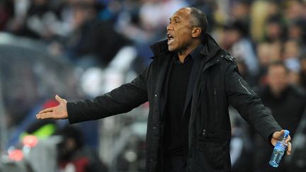 Antoine Kombouar&eacute;, l'entra&icirc;neur du PSG, le 1er d&eacute;cembre 2011 &agrave; Salzbourg (Autriche). (SAMUEL KUBANI / AFP)