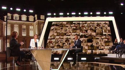 Le plateau d'"Elysée 2022", sur France 2, le 5 avril 2022. (FRANCE 2)