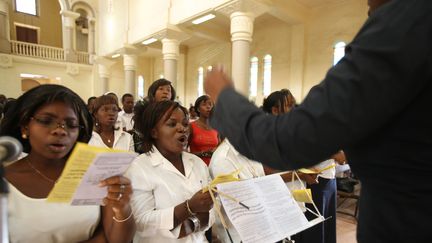 Chorale lors d'un office dans la cathédrale de Bamako. (GODONG / UNIVERSAL IMAGES GROUP EDITORIAL)