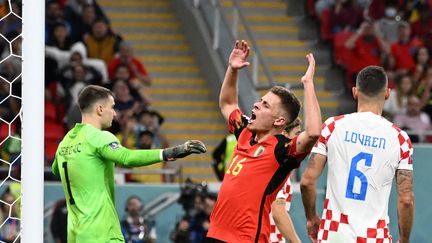 La détresse de Thorgan Hazard après une occasion manquée face à la Croatie, le 1er décembre 2022 à Al Rayyan. (CHANDAN KHANNA / AFP)