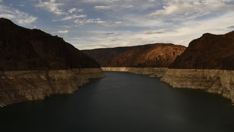 Lake Mead (Nevada, USA), one of the reservoirs on the Colorado River, has been at worrying levels in recent years due to drought.  (PATRICK T. FALLON / AFP)