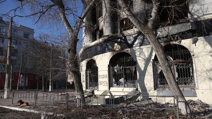 Un bâtiment en ruine, à Bakhmout, le 26 janvier 2023. (ANATOLII STEPANOV / AFP)