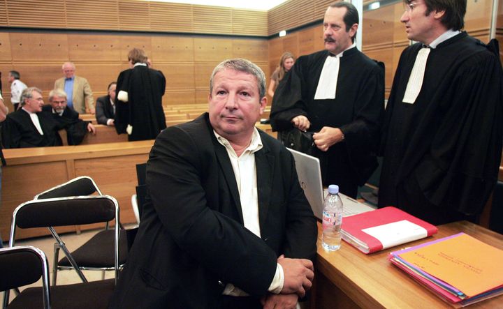 Rolland Courbis au tribunal de Marseille, le 18 juin 2007, lors du proc&egrave;s des comptes de l'OM. (MICHEL GANGNE / AFP)