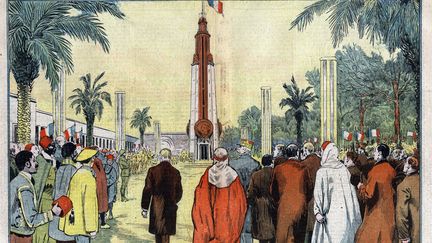 Pour la dernière fois le 15 novembre 1931, le drapeau tricolore, qui du haut de la tour de Bronze flottait au-dessus de l'Exposition coloniale, a été amené en présence du Maréchal Lyautey (illustration de Damblans&nbsp;dans "Le&nbsp;Pèlerin"). (Bianchetti/Leemage / AFP)