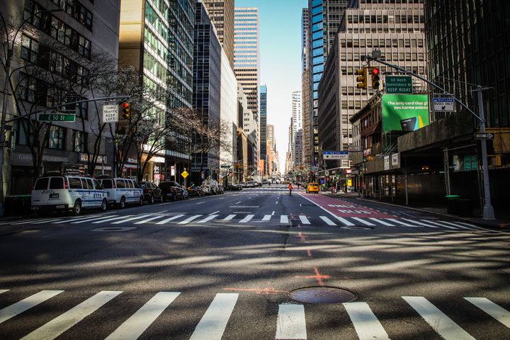 Les rues de Manhattan sont désertes en raison du confinement, le 24 mars 2020, à New York (Etats-Unis). (VANESSA CARVALHO / BRAZIL PHOTO PRESS / AFP)