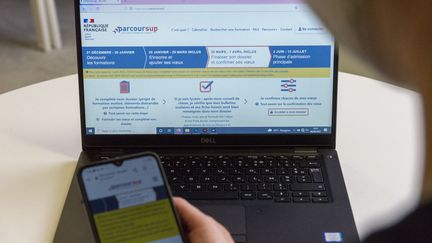 Les premiers résultats d'admission sont publiés sur la plateforme Parcoursup jeudi 2 juin à 19 heures. (SERGE TENANI / HANS LUCAS / AFP)