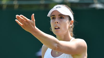 Alizé Cornet lors d'un match contre Dominika Cibulkova lors du tournoi de Wimbledon, à Londres (Royaume-Uni), le 3 juillet 2018. (BEN STANSALL / AFP)