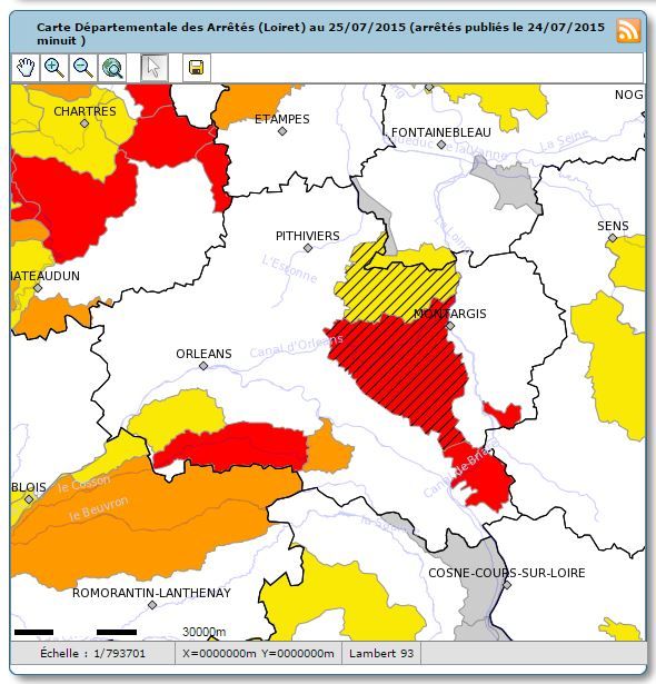 Capture d'&eacute;cran de la carte des arr&ecirc;t&eacute;s de restriction d'eau dans le Loiret sur le site Propluvia, le 25 juillet 2015. (PROPULVIA)