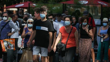 Le port du masque à l'extérieur est de nouveau obligatoire à Toulouse (Haute-Garonne), le 20 juillet 2021.&nbsp; (FREDERIC SCHEIBER / HANS LUCAS / AFP)