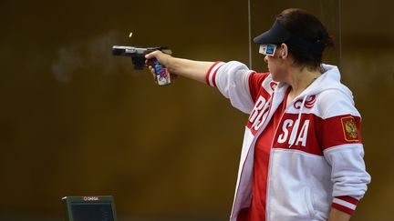 La Russe Kira Mozgalova, lors de la finale de l'épreuve féminine de tir au pistolet, le 1er août 2012&nbsp; aux JO de Londres.&nbsp; (GETTY IMAGES)