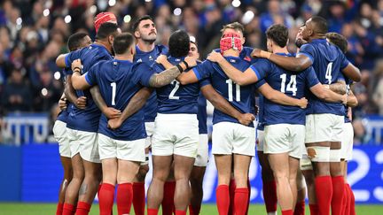 Les Bleus réunis en cercle avant le quart de finale de Coupe du monde contre l'Afrique du Sud, le 15 octobre 2023. (MILLEREAU PHILIPPE / KMSP)