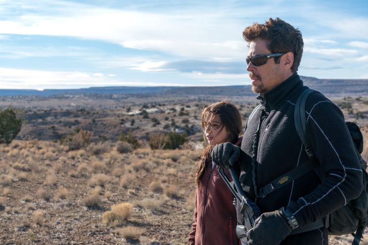  Isabela Moner et Benicio Del Toro dans "Sicario, La Guerre des Cartels" de Stefano Sollima
 (Metroplitan Filmexport)