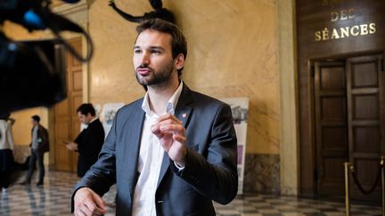 Le député LFI, Ugo Bernalicis dans la salle des Quatre Colonnes de l'Assemblée nationale, le 12 juin 2018. (AURELIEN MORISSARD / MAXPPP)