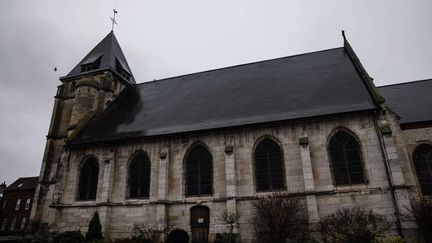 L'église de Saint-Etienne-du-Rouvray (Seine-Maritime) où a été tué le père Jacques Hamel, en 2016, lors d'un attentat terroriste. (SAMEER AL-DOUMY / AFP)