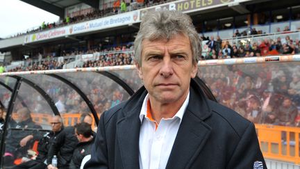 L'entra&icirc;neur du FC Lorient, Christian Gourcuff, lors d'un match de son &eacute;quipe contre Saint-Etienne, le 12 mai 2013, &agrave; Lorient (Morbihan).&nbsp; (FRANK PERRY / AFP)