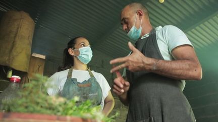 La Réunion : le chef Philippe Morel concocte un savoureux repas de fêtes&nbsp; (CAPTURE D'ÉCRAN FRANCE 3)