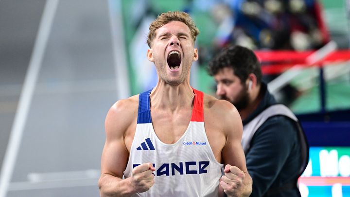 Kévin Mayer vainqueur de l'heptathlon lors des championnats d'Europe d'athlétisme en salle, le 5 mars 2023. (YASIN AKGUL / AFP)