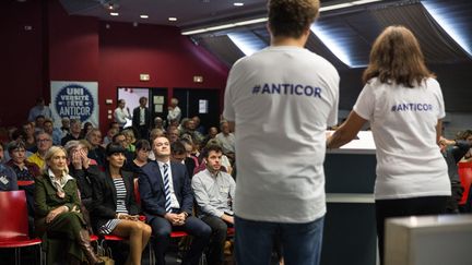 Des membres d'Anticor lors de l'Université d'été de l'organisation, Nantes, France, 2022. (JEREMIE LUSSEAU / HANS LUCAS)