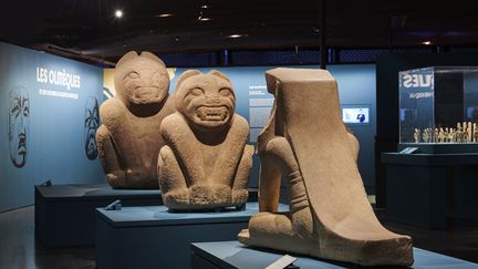 Vue de l'exposition sur les Olmèques et les cultures du golfe du Mexique au musée du Quai Branly, Paris (du 9 octobre 2020 au 25 juillet 2021) (© musée du quai Branly - Jacques Chirac, photo Léo Delafontaine)