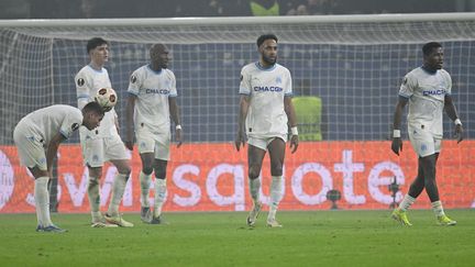 Les joueurs de l'OM le jeudi 15 février à Hambourg, pour le match aller des barrages. (FABIAN BIMMER / AFP)