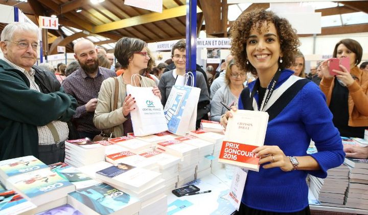 Leïla Slimani, Prix Goncourt 2016, à la foire de Brive 
 (DIARMID COURREGES / AFP)