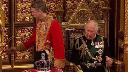 Royaume-Uni : absence très remarquée de la reine Elizabeth II au discours du trône