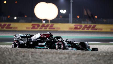 Lewis Hamilton partira en pole position au Grand Prix du Qatar. (FLORENT GOODEN / AFP)