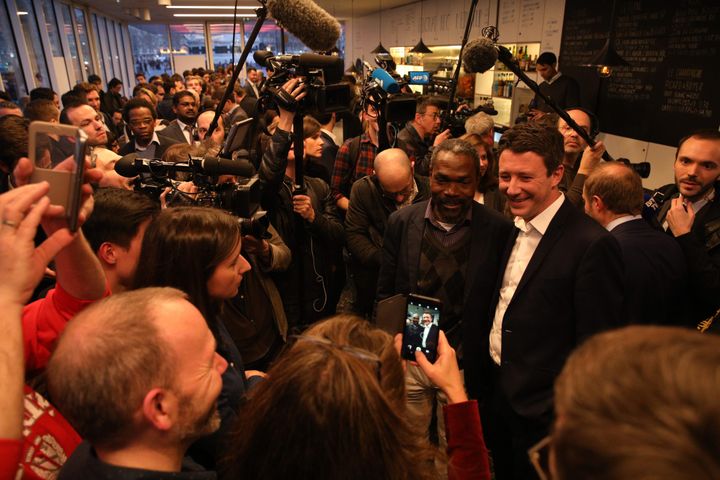 Benjamin Griveaux, annonce sa candidature l'investiture LREM pour la mairie de Paris, le 28 mars 2019 dans un café situé place de la République. (MAXPPP)