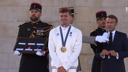 Parade des athlètes : une ultime distinction pour les détenteurs de médaille