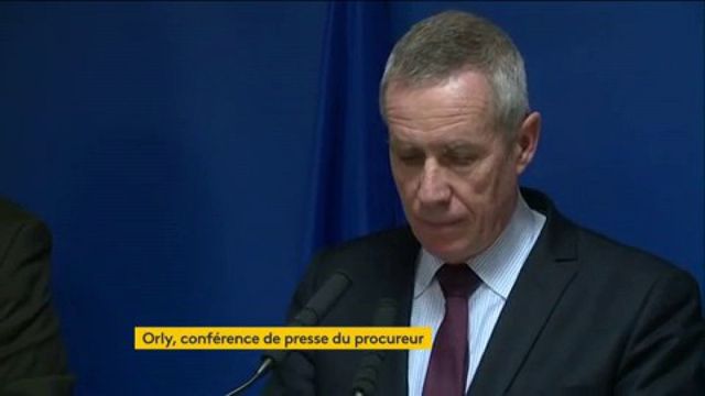 Attaque à Orly : l'intégralité de la conférence de presse de François Molins