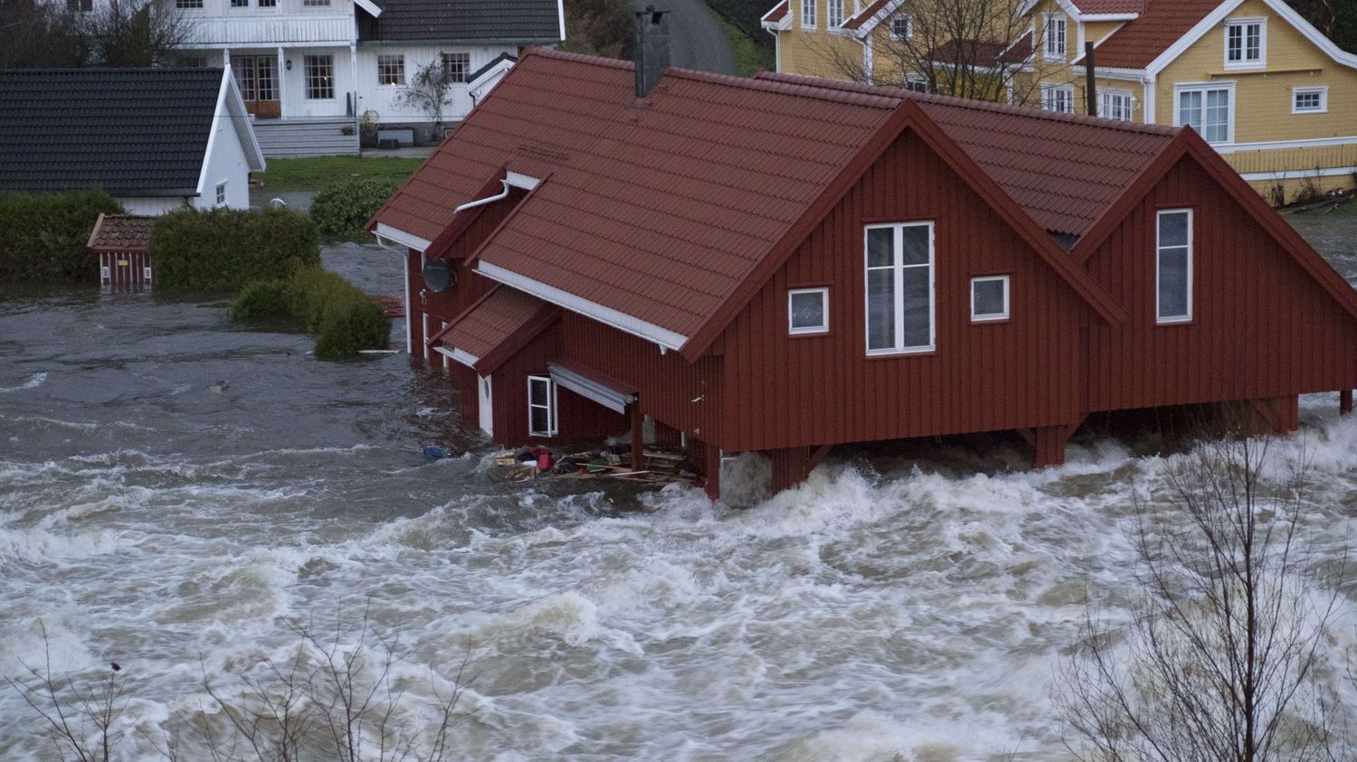 VIDEO.  Sørvestlandet har de verste flommene på mange år