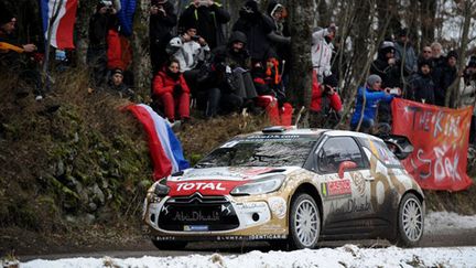 Sébastien Loeb a perdu toutes ses chances au Monte-Carlo (JEAN-PIERRE CLATOT / AFP)