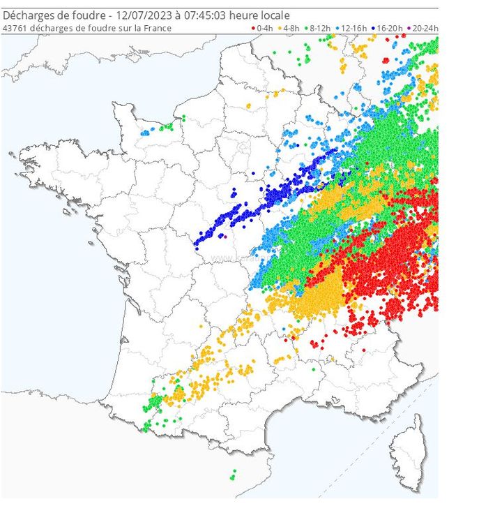 Plus de 40 000 décharges de foudre ont été repérées en France par l'institut Keraunos en un peu moins de 24h. (Capture d'écran Keraunos)