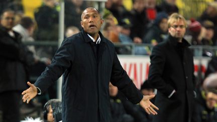 L'entra&icirc;neur du PSG, Antoine Kombouar&eacute;, lors du match contre le Borussia Dortmund en Europa Ligue, &agrave; Dortmund (Allemagne), le 21 octobre 2011.&nbsp; (MARTIN ROSE / GETTY IMAGES)