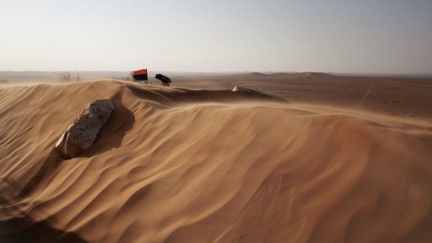 Dernier poste défensif des rebelles libyens dans le désert de Twama, au sud des monts de Nafusa, le 15 juillet 2011. (AFP PHOTO / MARCO LONGARI)