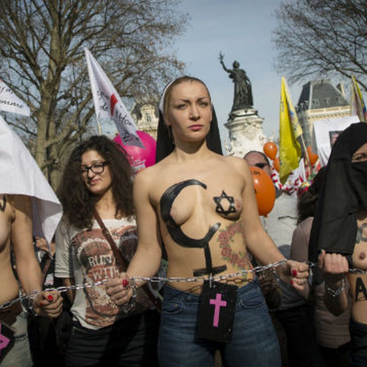 Expliquez-nous... les Femen