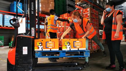 Ne pas gâcher les stocks, c'est l'appel lancé par la Banque alimentaire&nbsp;aux restaurateurs de la métropole Aix-Marseille, contraints de fermer 15 jours en raison du Covid. (RÉBECCA-ALEXIE LANGARD / RADIOFRANCE)