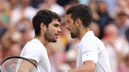 DIRECT. Wimbledon 2024 : Carlos Alcaraz défend son titre face à Novak Djokovic dans un duel au sommet... Suivez la finale hommes