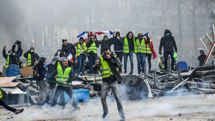 "Gilets jaunes" : les manifestants sont en route vers Paris