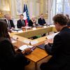 Emmanuel Macron préside un Conseil des ministres aux côtés de la ministre de la Santé, Catherine Vautrin, le 12 janvier 2024, à l'Elysée, à Paris. (ERIC TSCHAEN / SIPA)