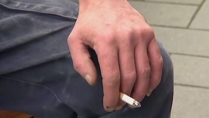 Tabac : bientôt interdit en France ?&nbsp; (FRANCE 3)