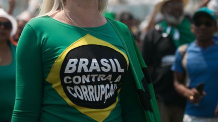 Le Brésil contre la corruption. Manifestation à Brasilia, le 7 septembre 2015. (AFP/Andressa Anholete)