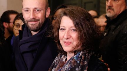 La candidate LREM à l'élection municipale de Paris, Agnès Buzyn, et le délégué général de LREM, Stanislas Guérini, lors d'une rencontre avec les militants "marcheurs" le 16 février 2020 dans un café parisien. (GEOFFROY VAN DER HASSELT / AFP)