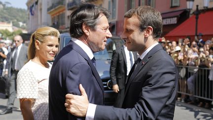 Le président de la République, Emmanuel Macron, et le maire de Nice, Christian Estrosi, le 14 juillet 2017, à Nice.&nbsp; (LAURENT CIPRIANI / AFP)